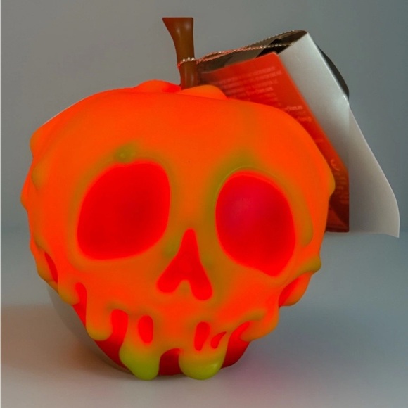 Disney Parks Poisoned Apple Tabletop Light Snow White The Seven Dwarfs New 6” - Picture 5 of 8